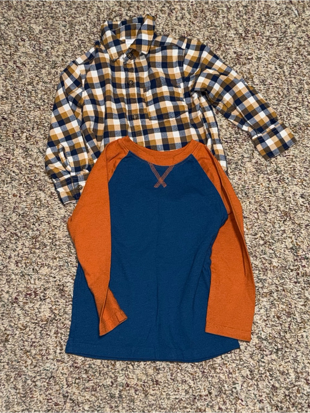 Boys girls 2T long sleeve shirts lot of 2 winter warm‎ carters jumping beans